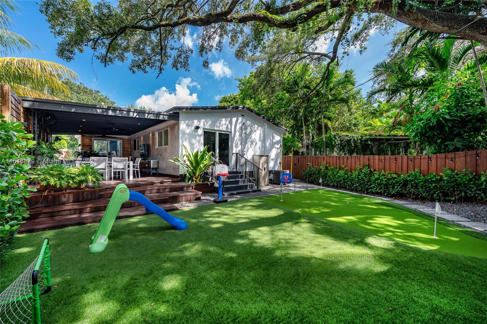 8381 E Dixie Hwy