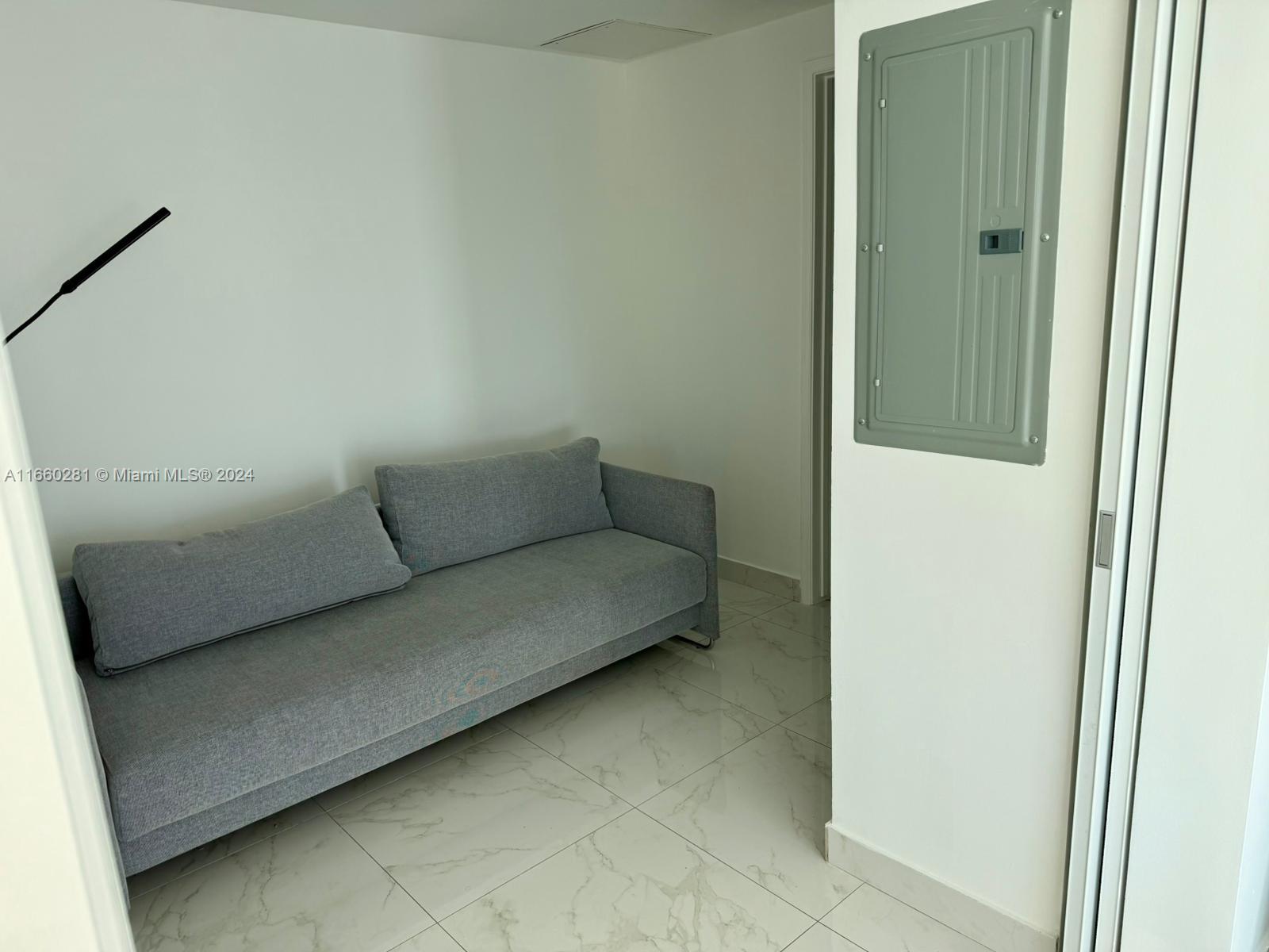 951 Brickell Ave # 2810