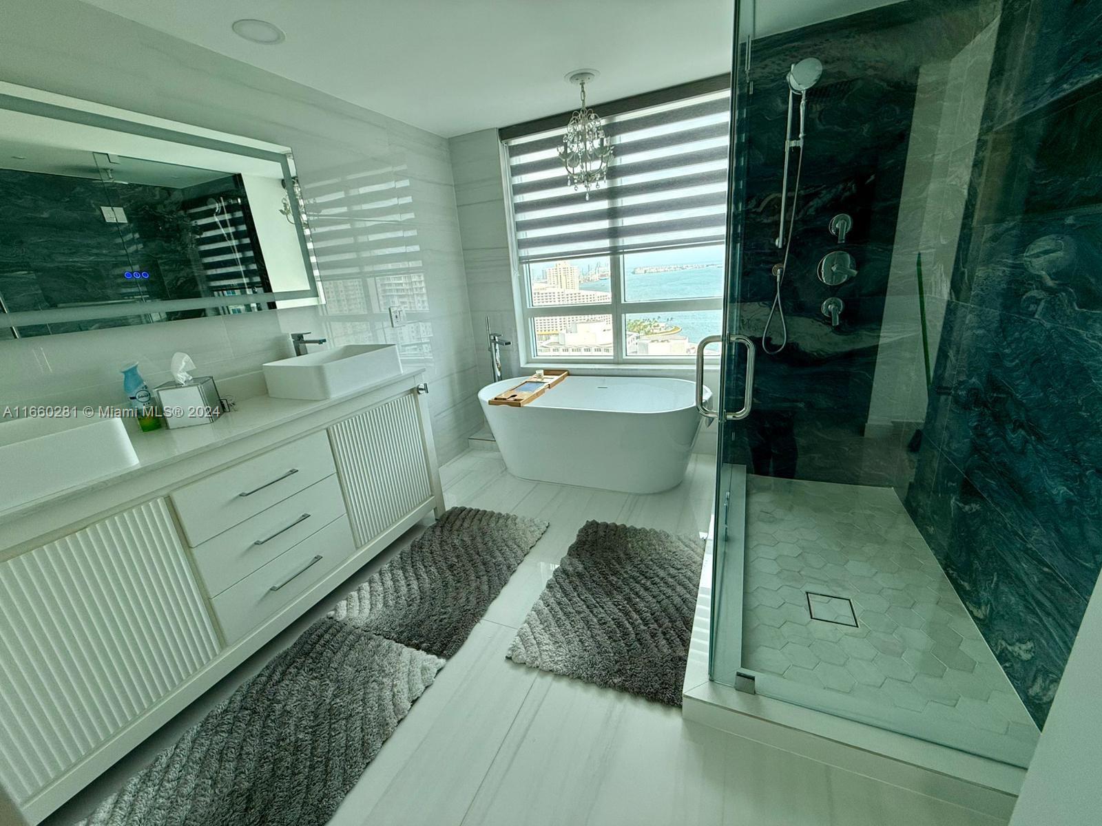 951 Brickell Ave # 2810