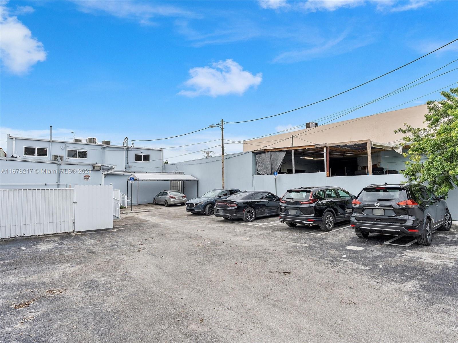 1927 W Flagler St