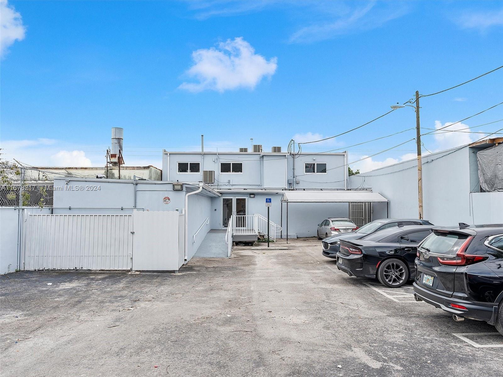 1927 W Flagler St