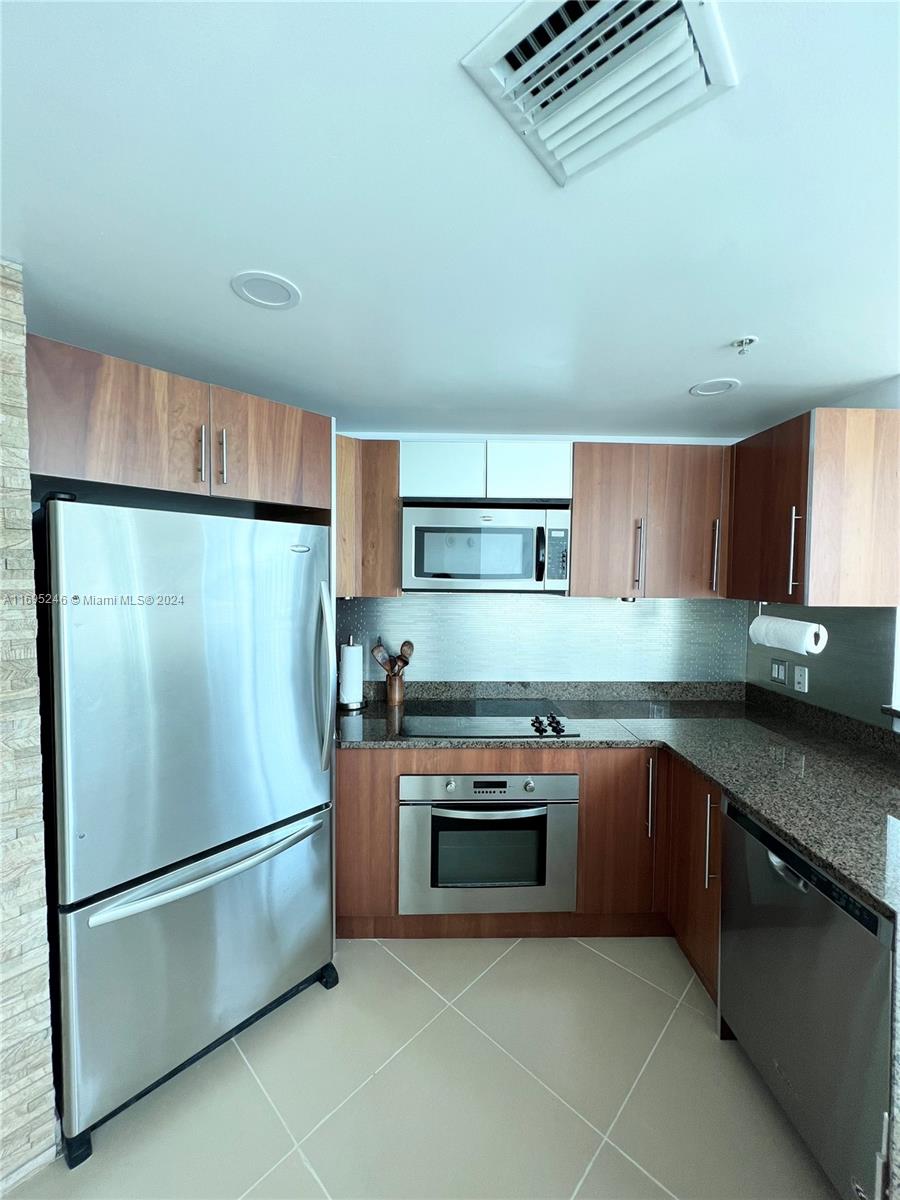 300 S Biscayne Blvd # 814 Unit: L-814