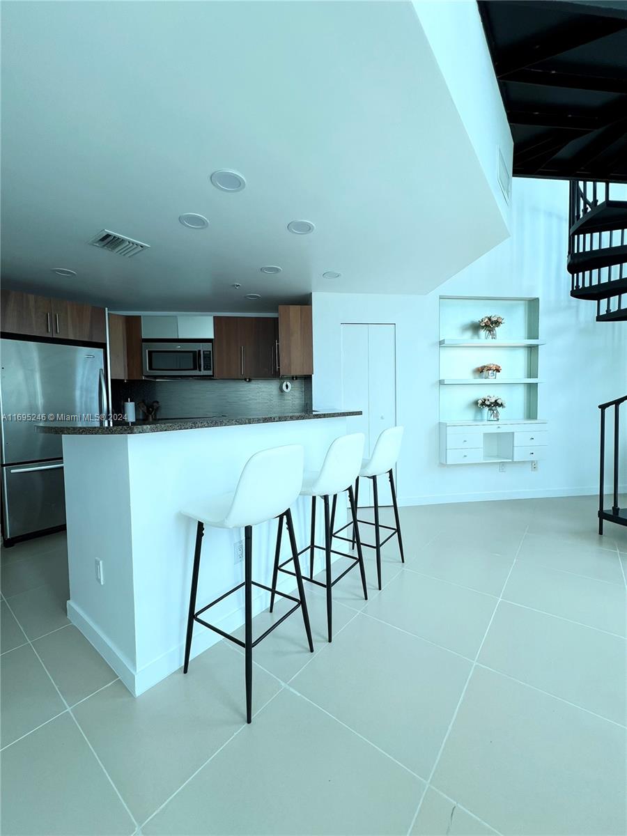 300 S Biscayne Blvd # 814 Unit: L-814