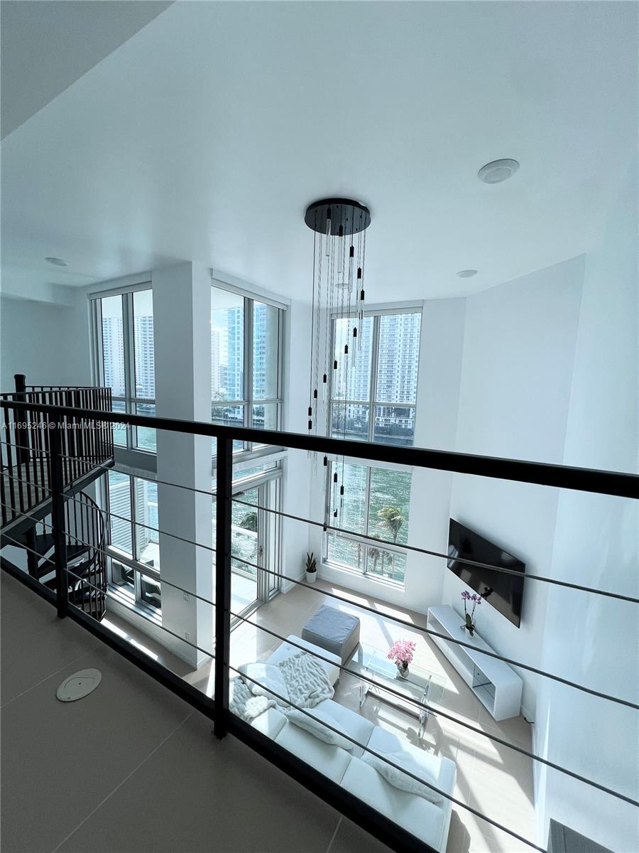 300 S Biscayne Blvd # 814 Unit: L-814