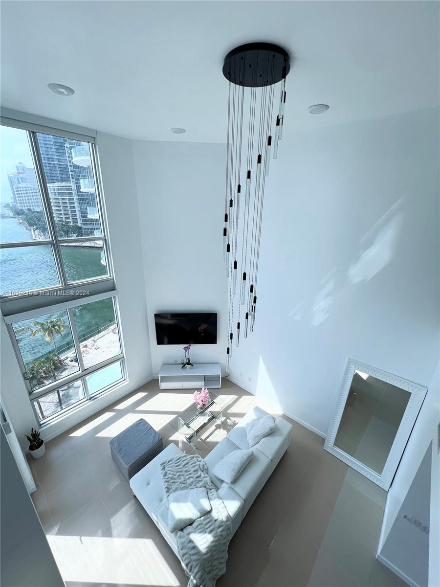 300 S Biscayne Blvd # 814 Unit: L-814