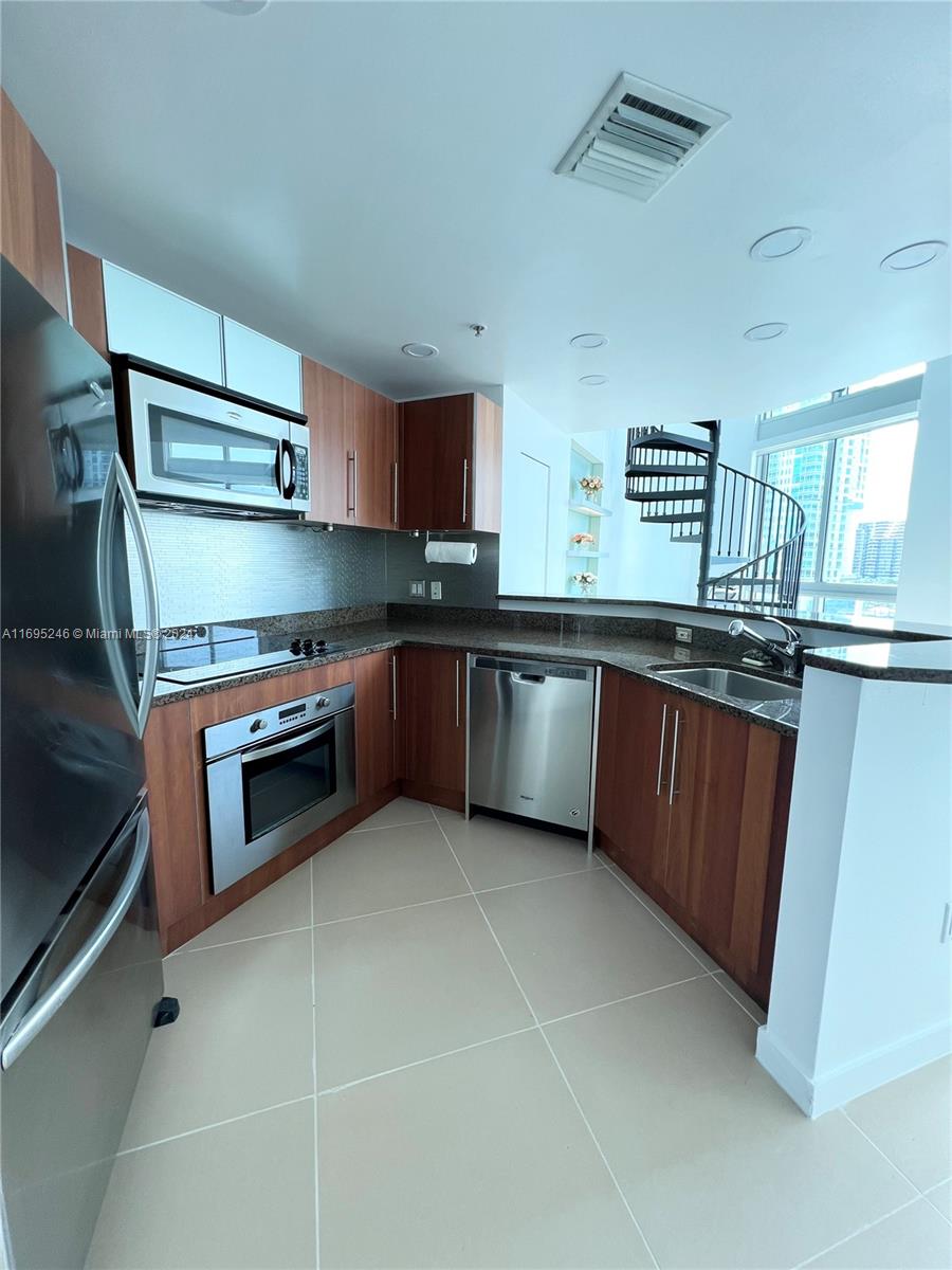 300 S Biscayne Blvd # 814 Unit: L-814