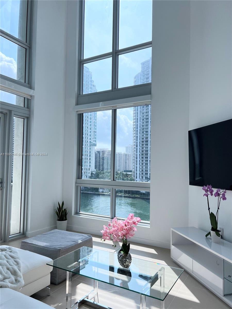 300 S Biscayne Blvd # 814 Unit: L-814