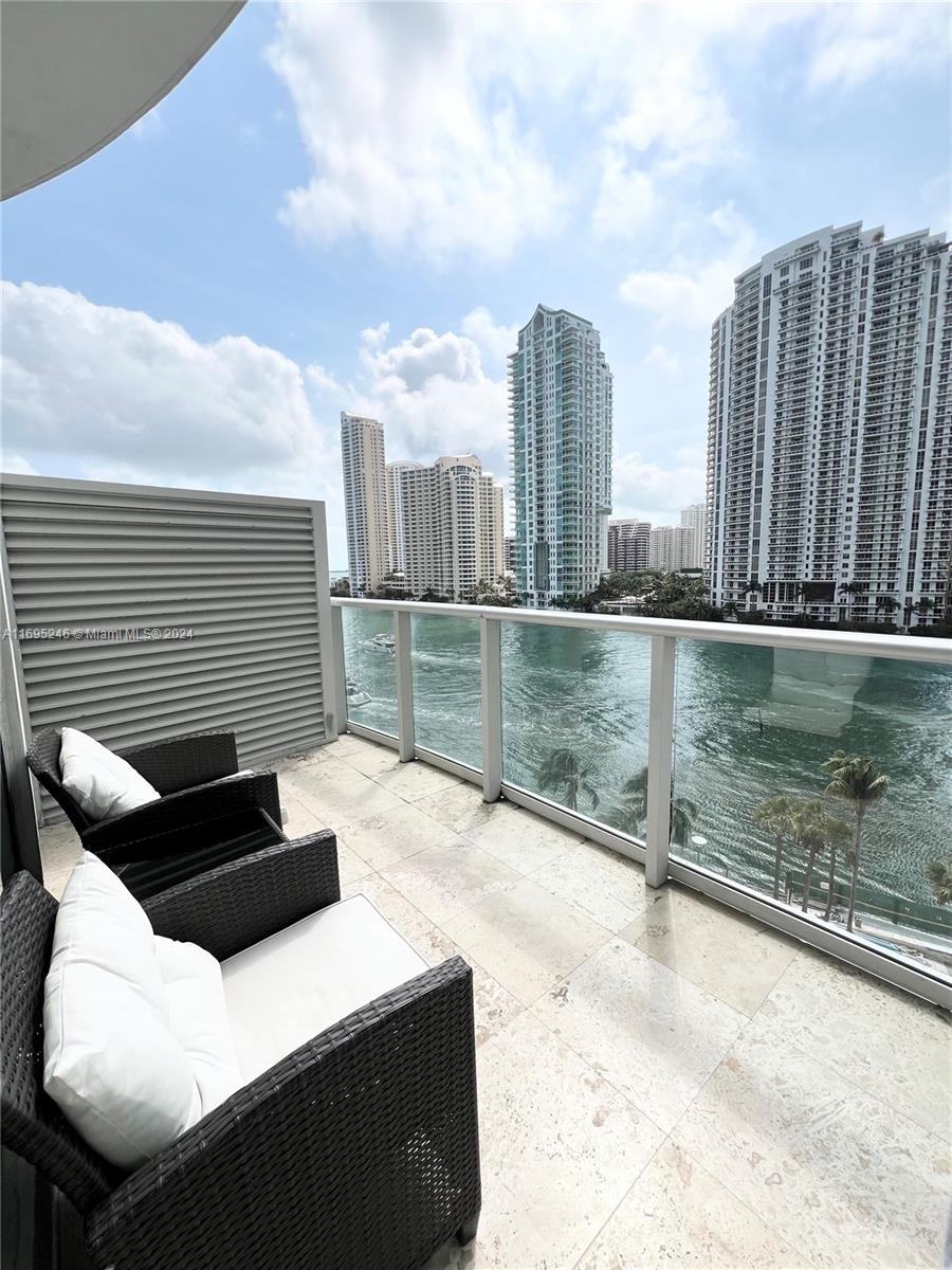 300 S Biscayne Blvd # 814 Unit: L-814