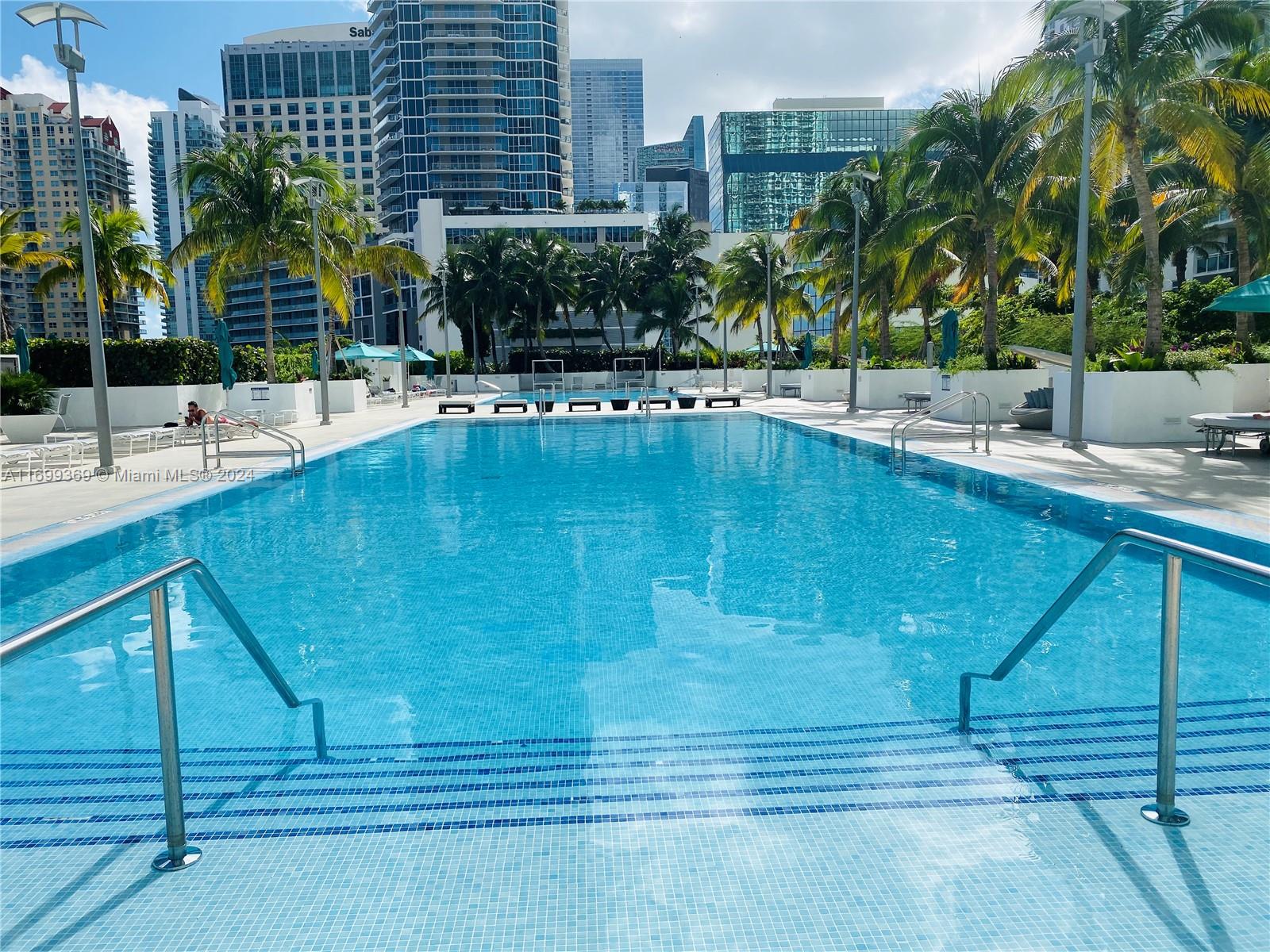 951 Brickell Ave # 3806