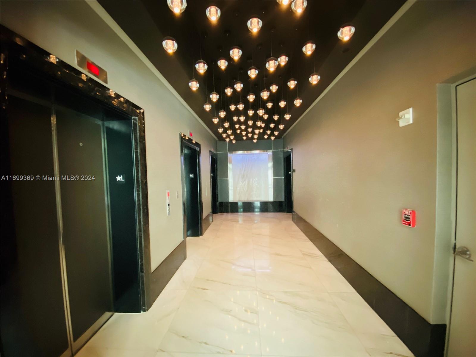 951 Brickell Ave # 3806