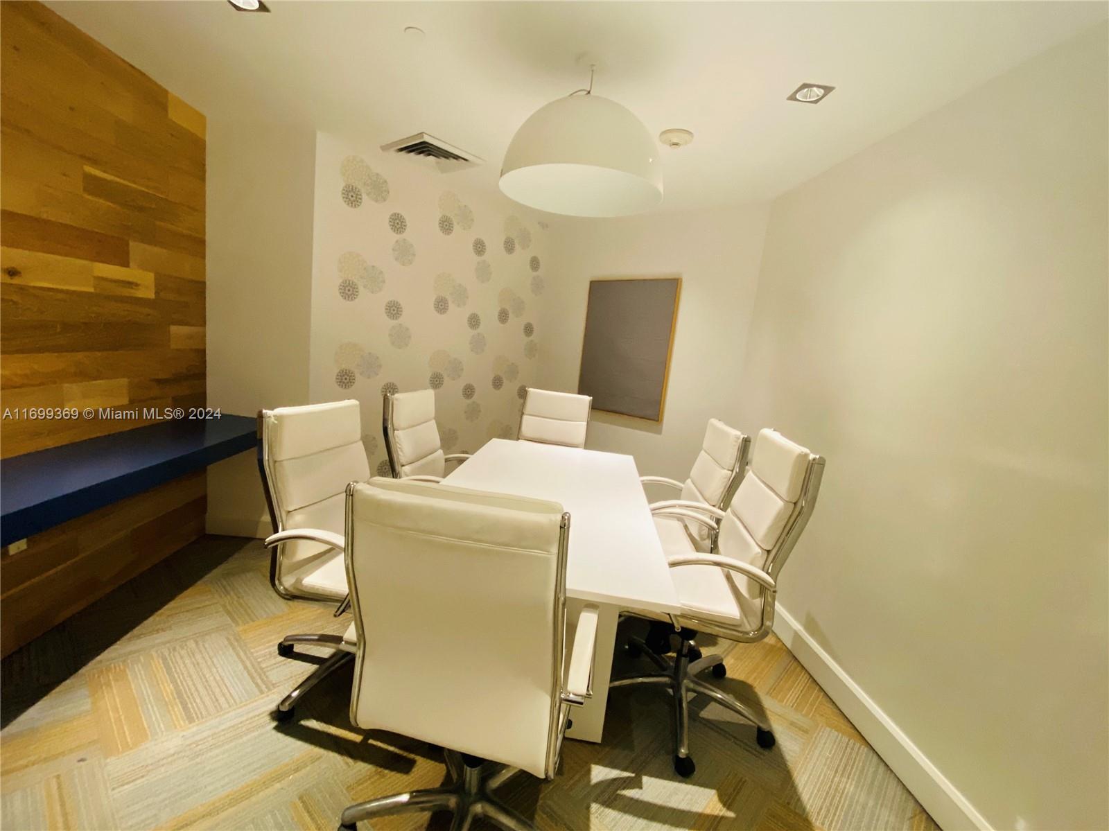 951 Brickell Ave # 3806