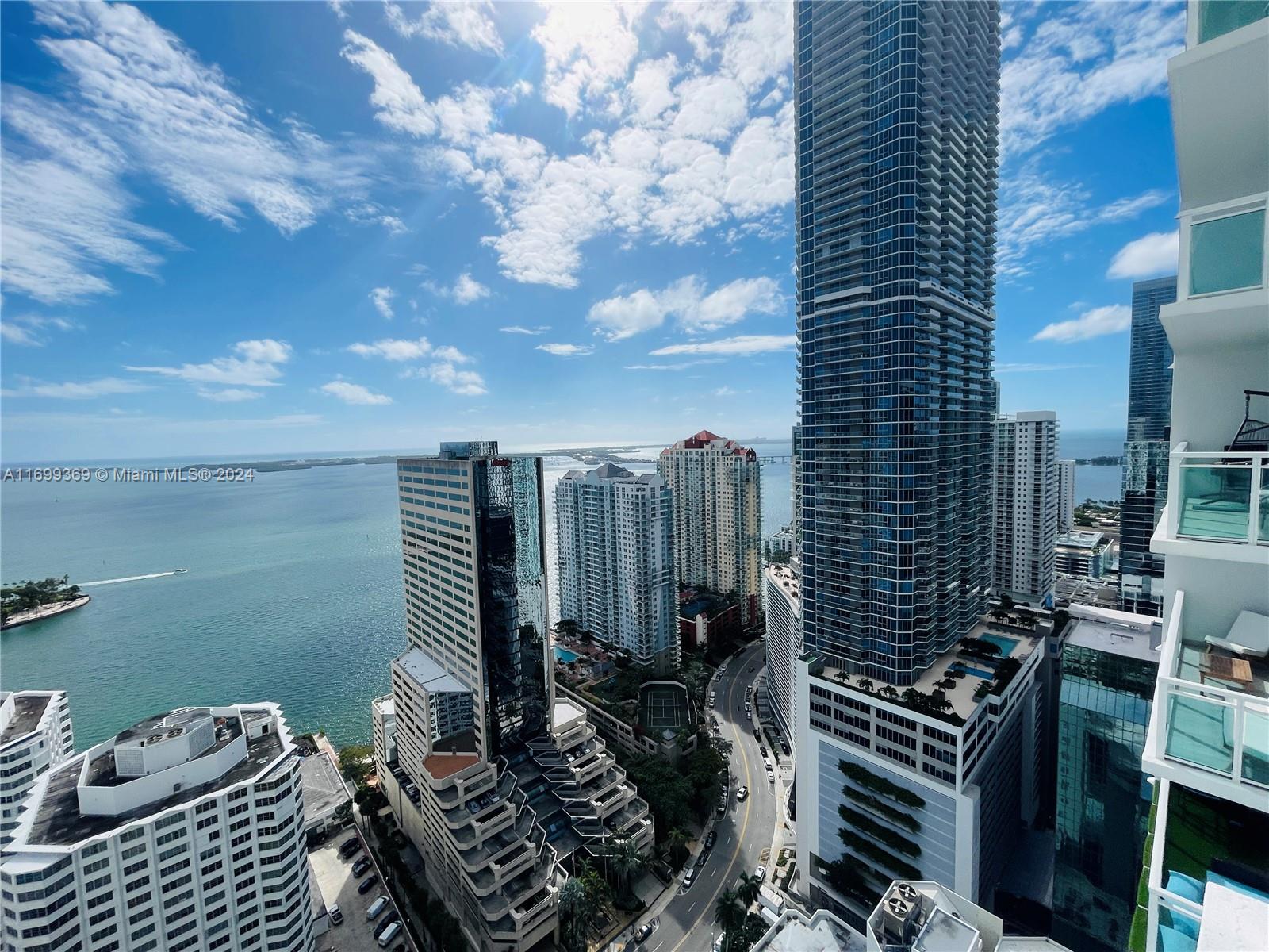 951 Brickell Ave # 3806
