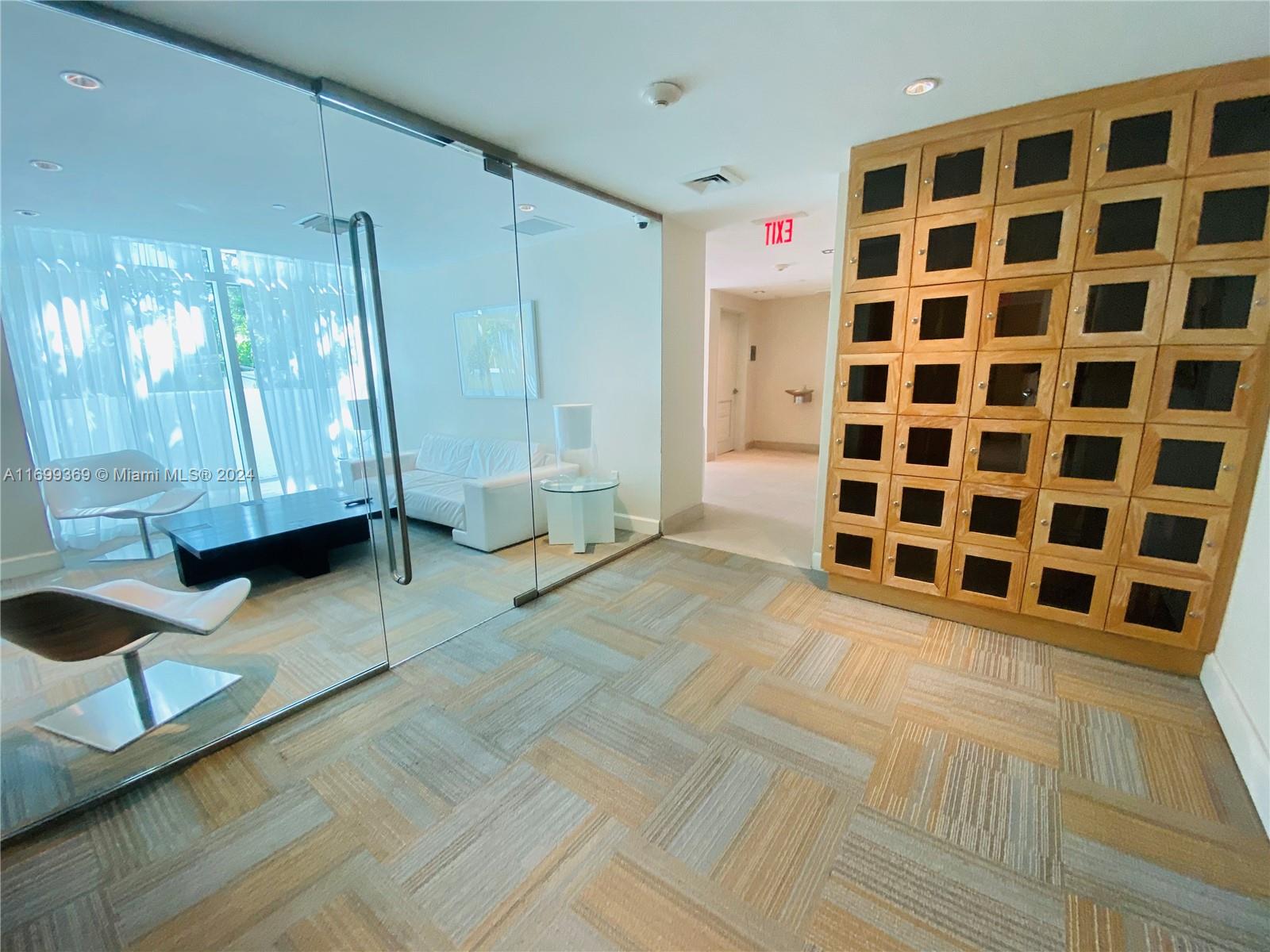 951 Brickell Ave # 3806