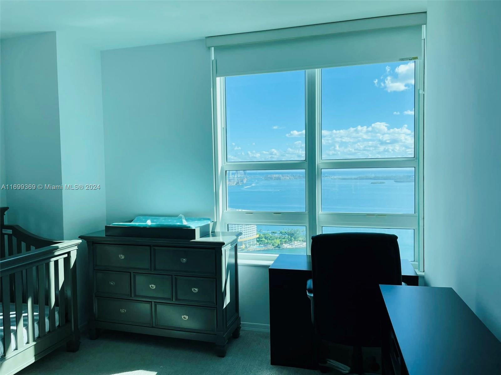 951 Brickell Ave # 3806