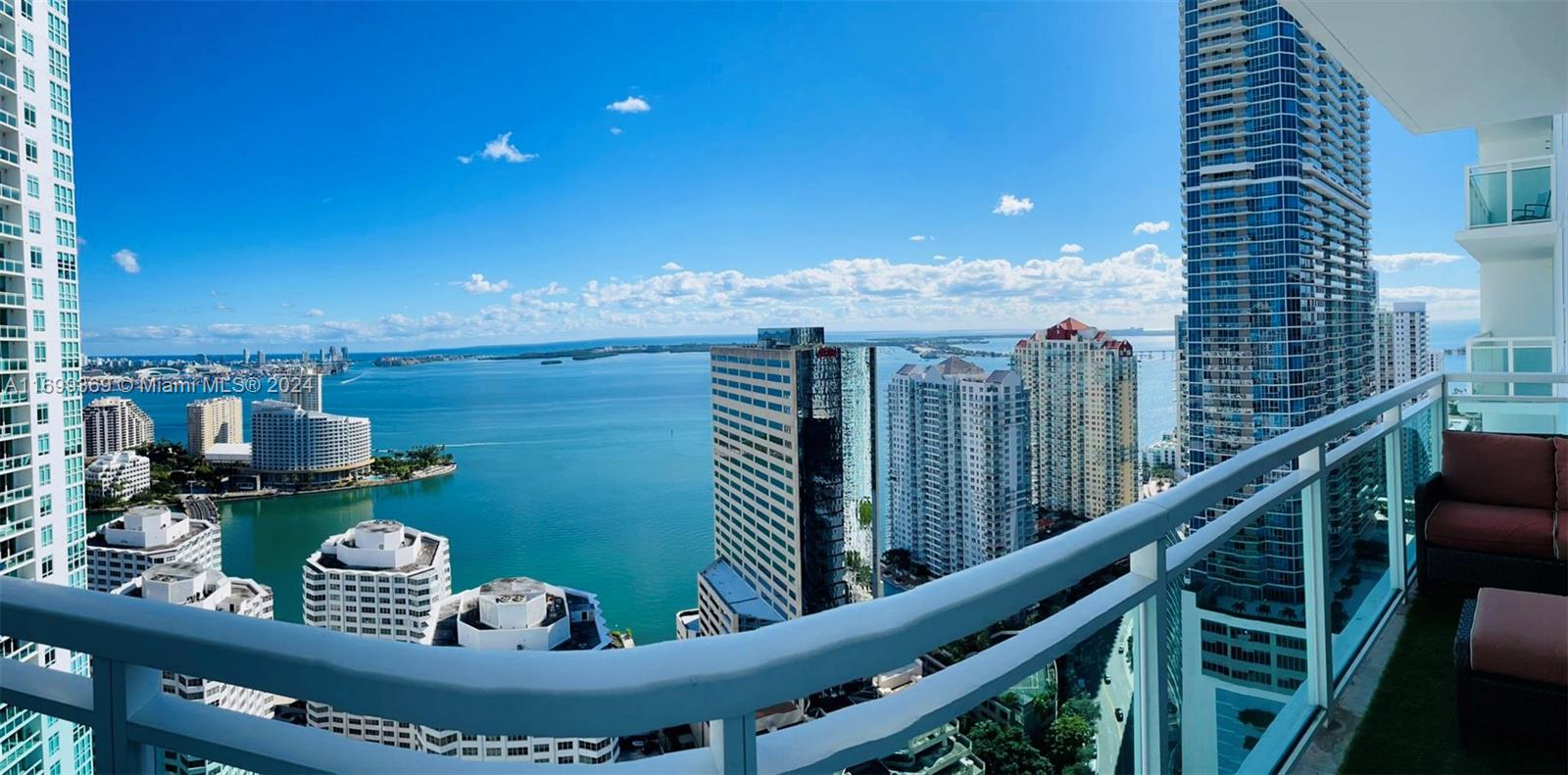 951 Brickell Ave # 3806