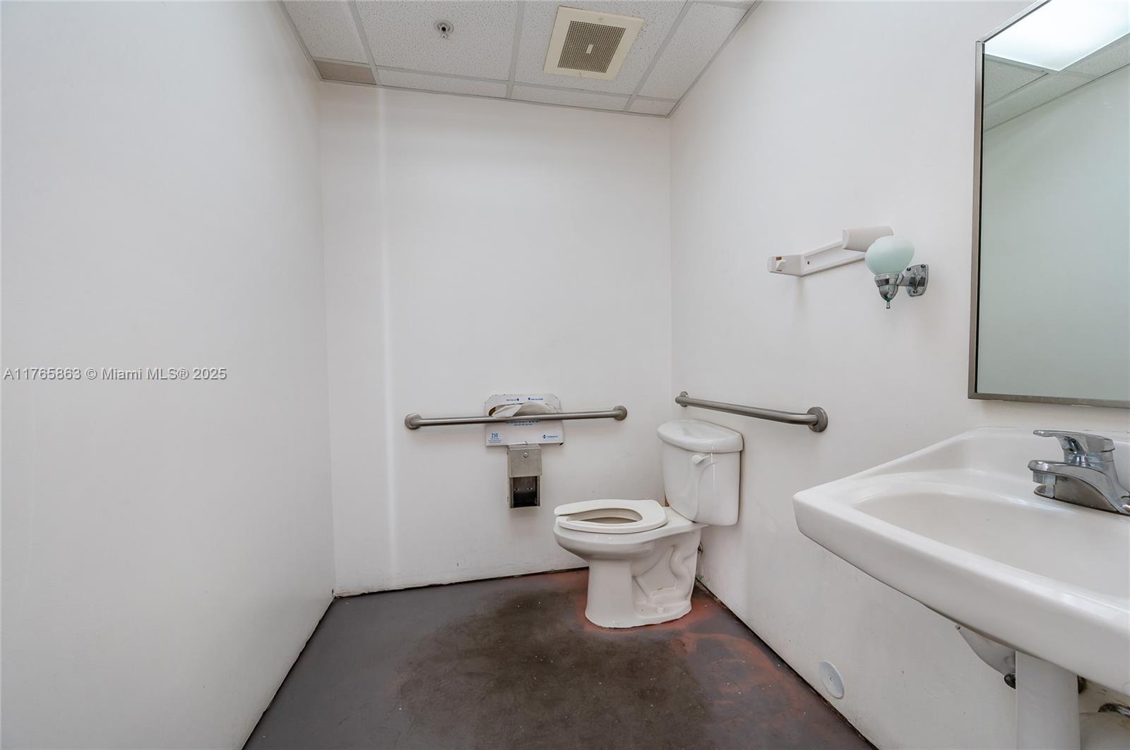 12605 NW 115th Ave # 104 Unit: B-104