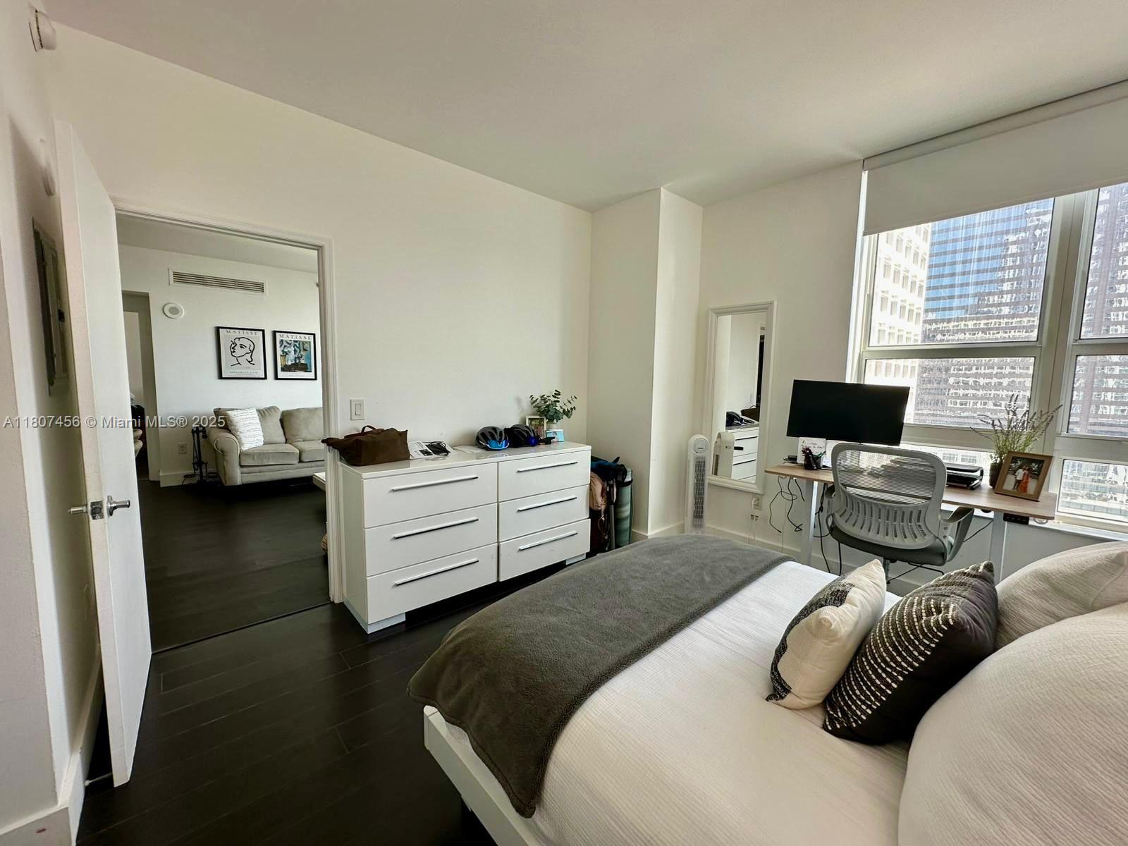 950 Brickell Bay Dr # 2406