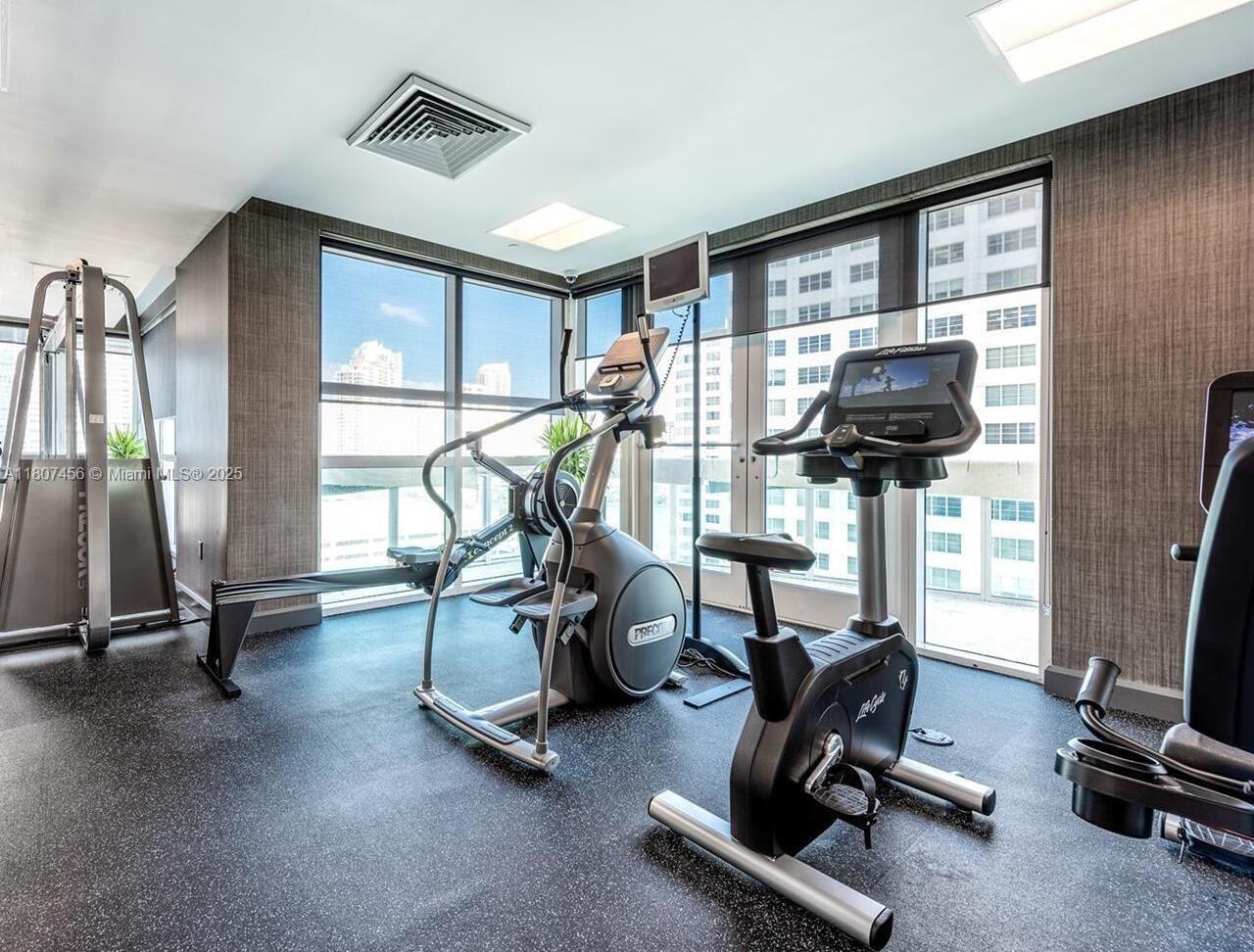 950 Brickell Bay Dr # 2406