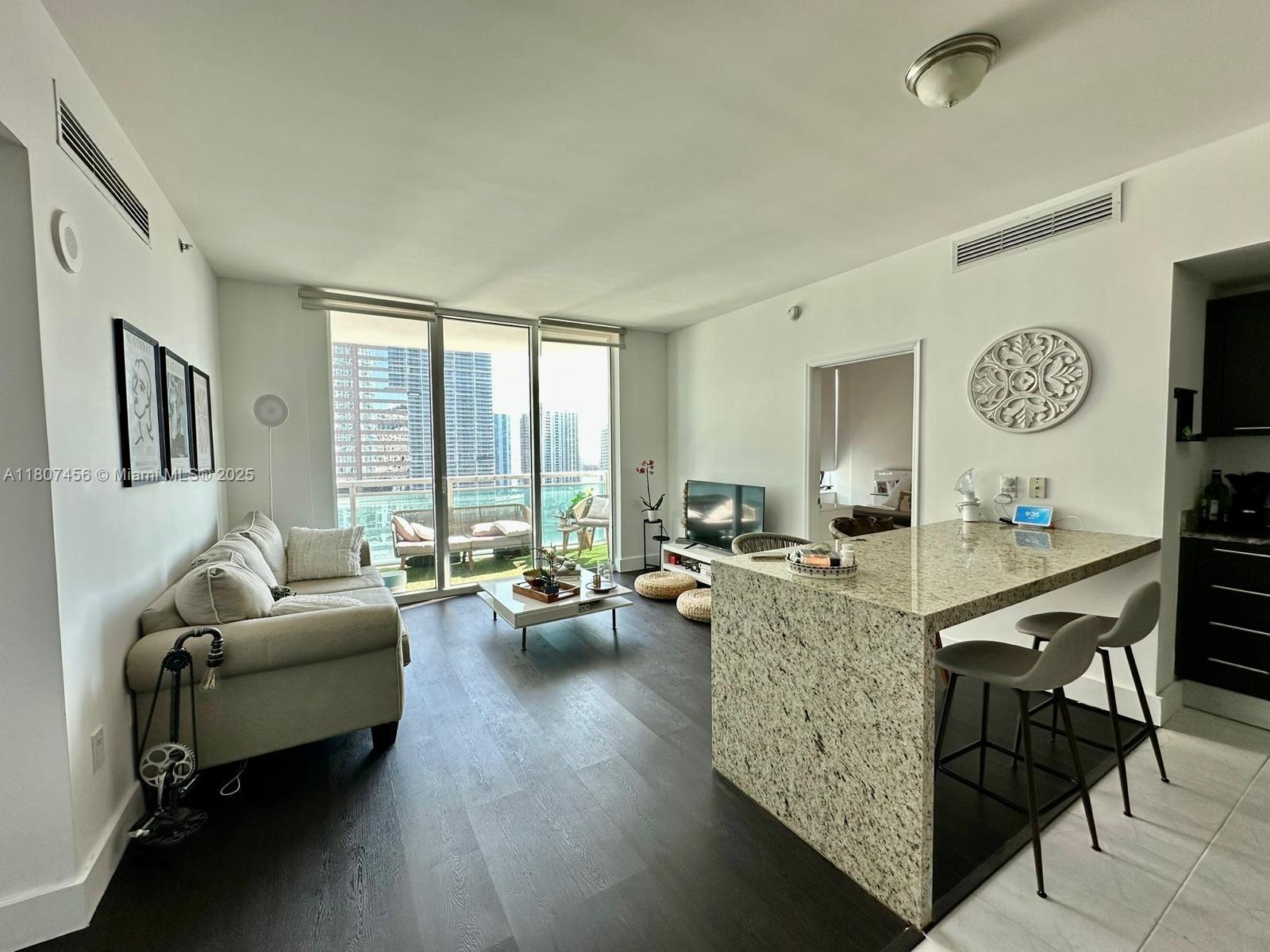 950 Brickell Bay Dr # 2406