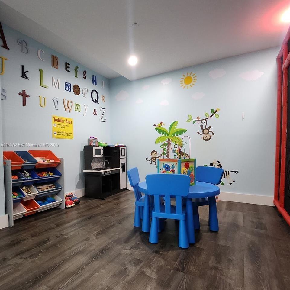 950 Brickell Bay Dr # 2406