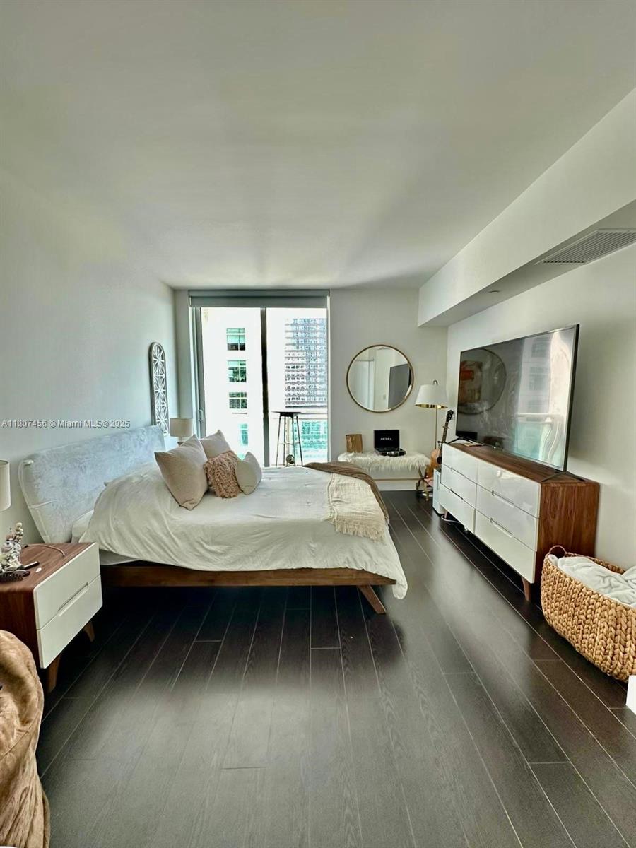 950 Brickell Bay Dr # 2406