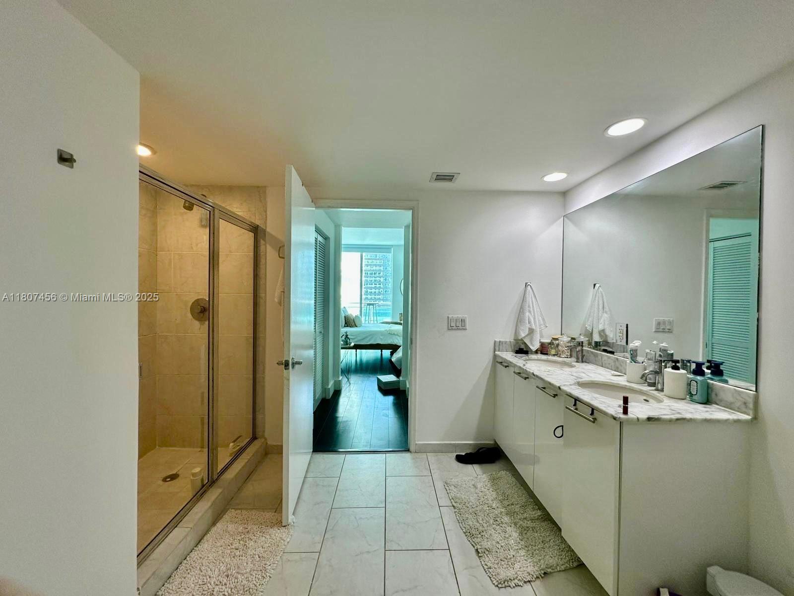 950 Brickell Bay Dr # 2406