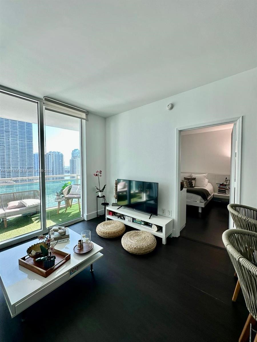 950 Brickell Bay Dr # 2406