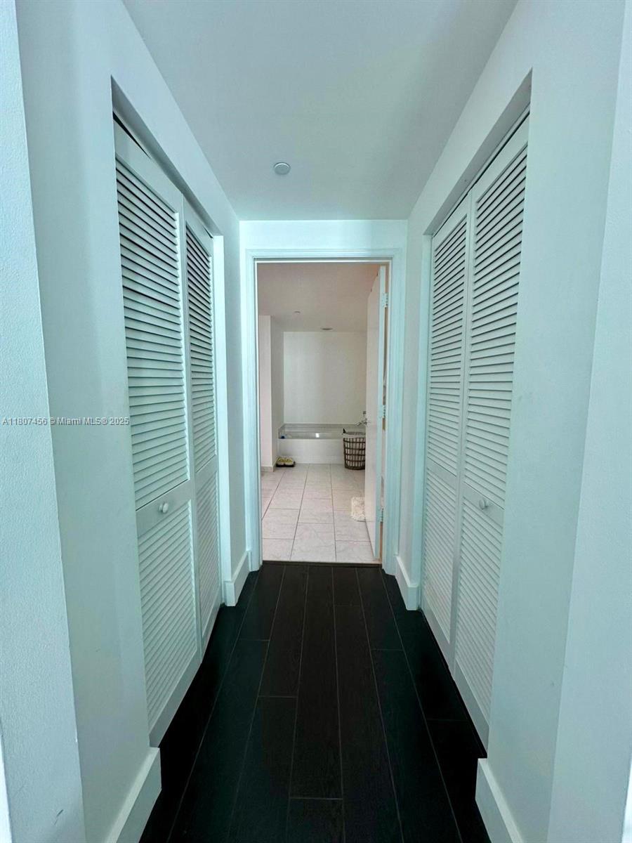 950 Brickell Bay Dr # 2406