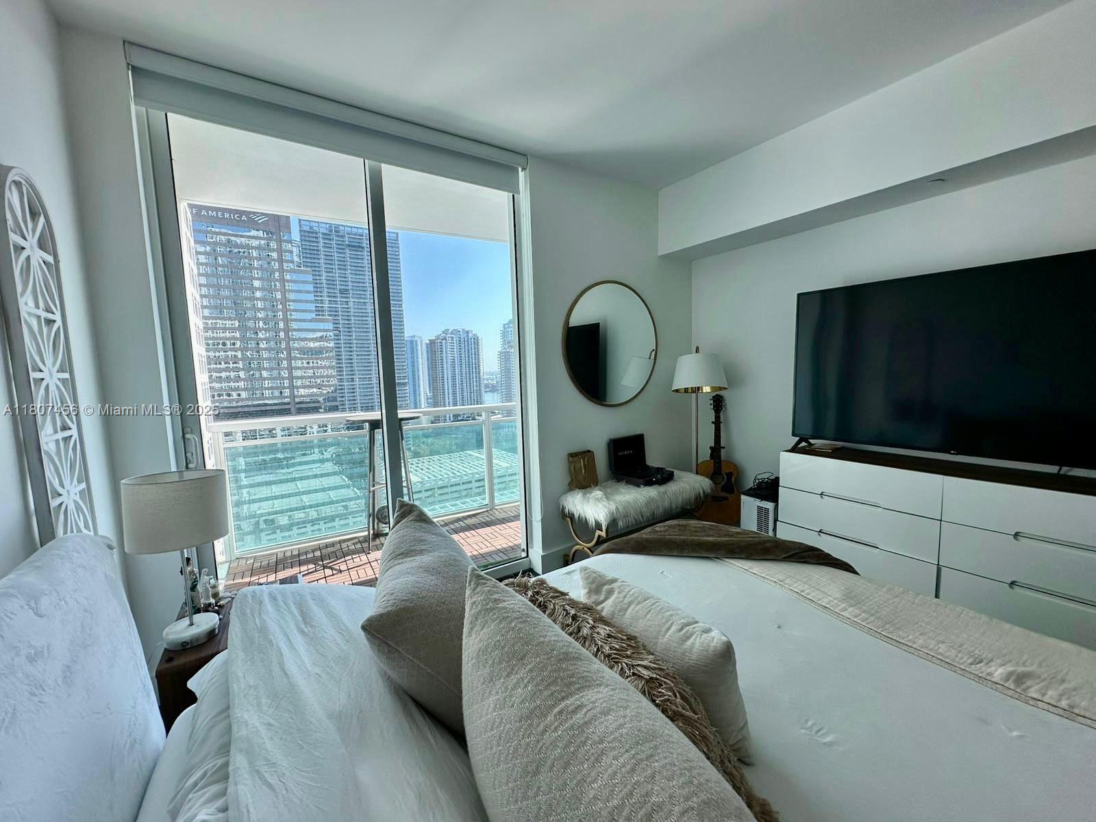 950 Brickell Bay Dr # 2406