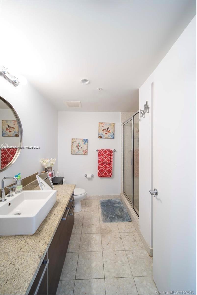 185 SW 7th St # 3600