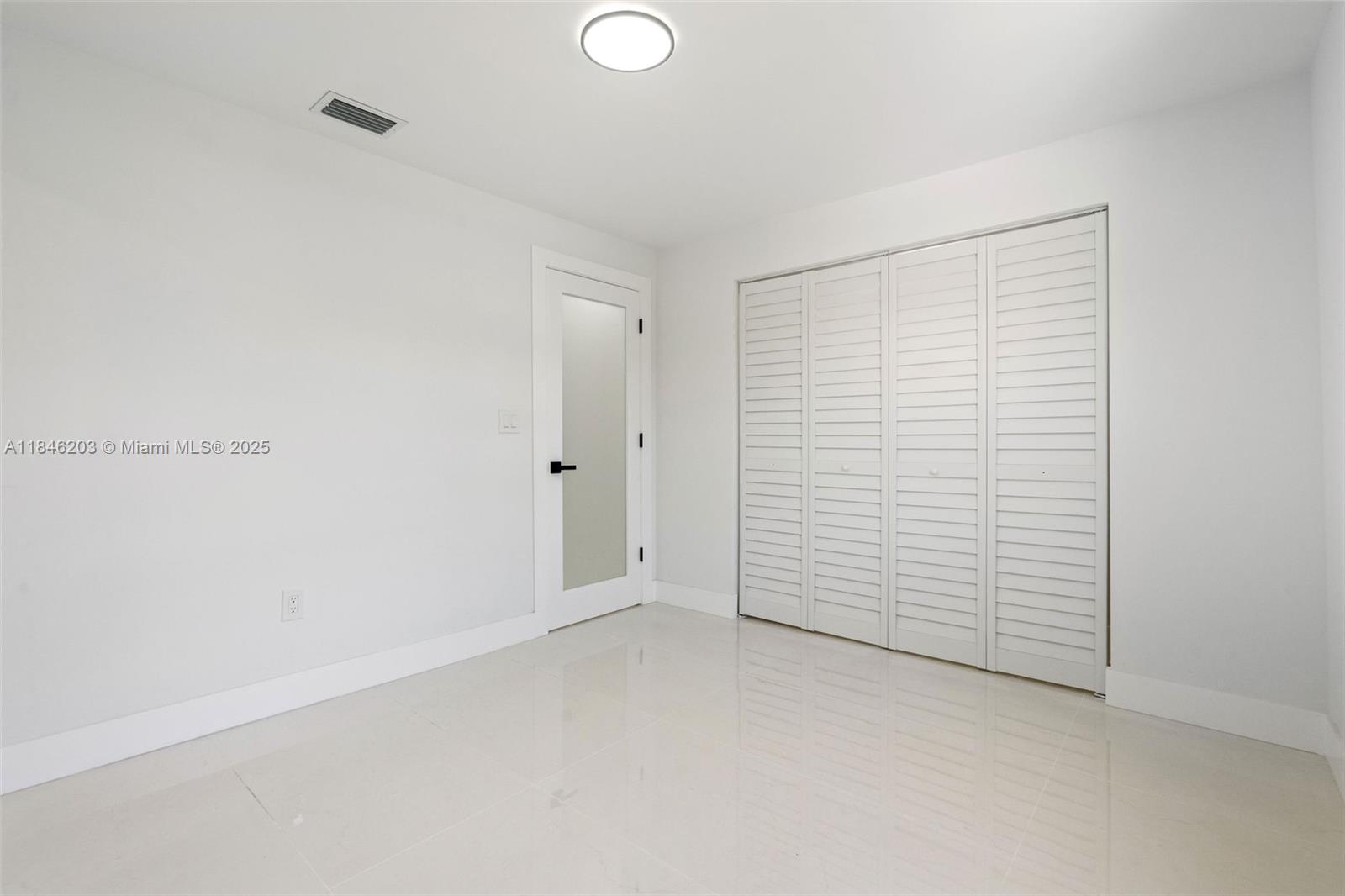 1212 N 22nd Ave
