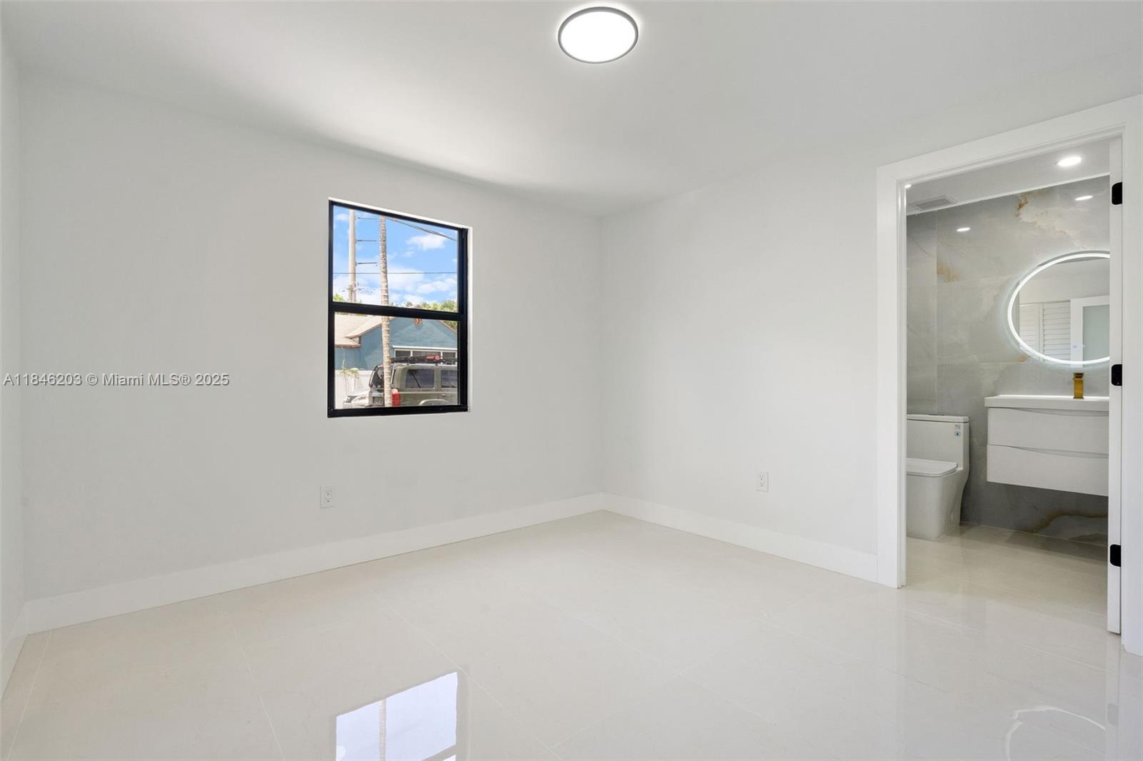 1212 N 22nd Ave