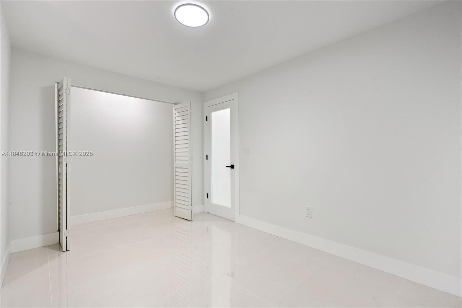 1212 N 22nd Ave