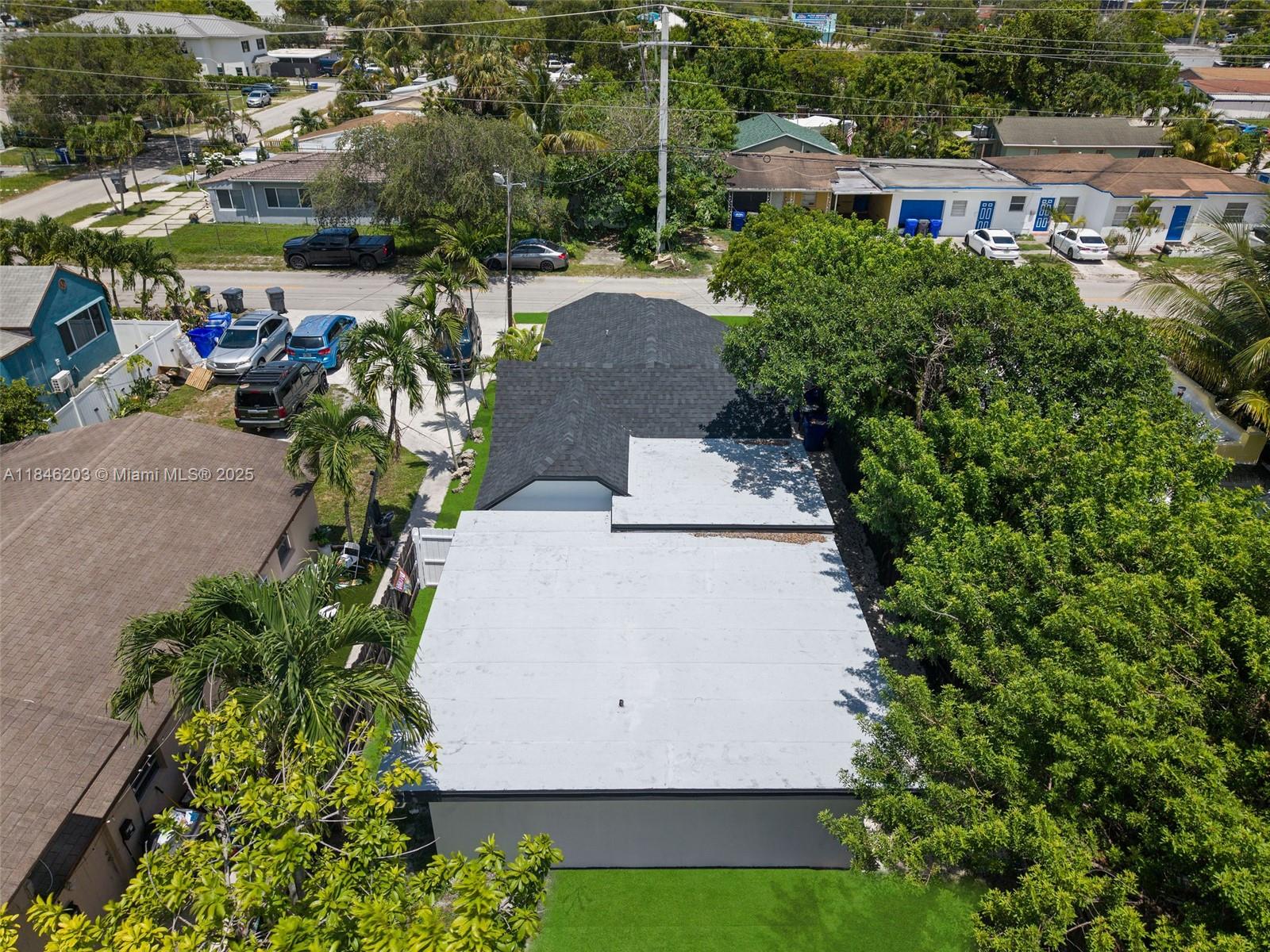 1212 N 22nd Ave