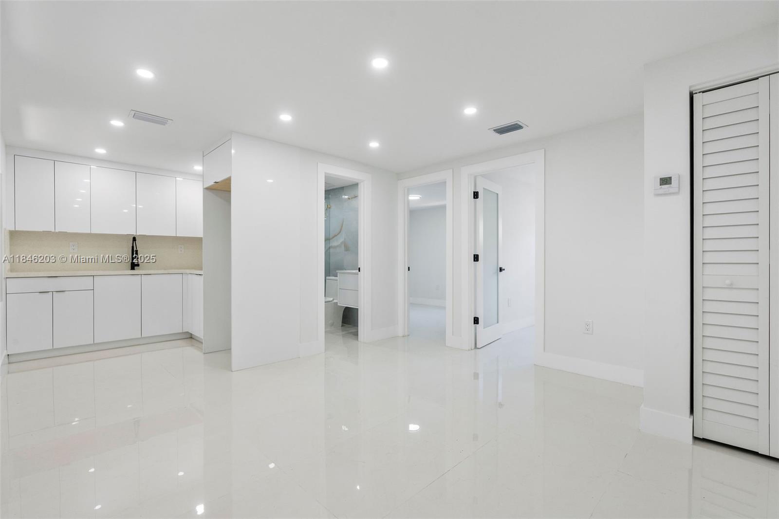 1212 N 22nd Ave
