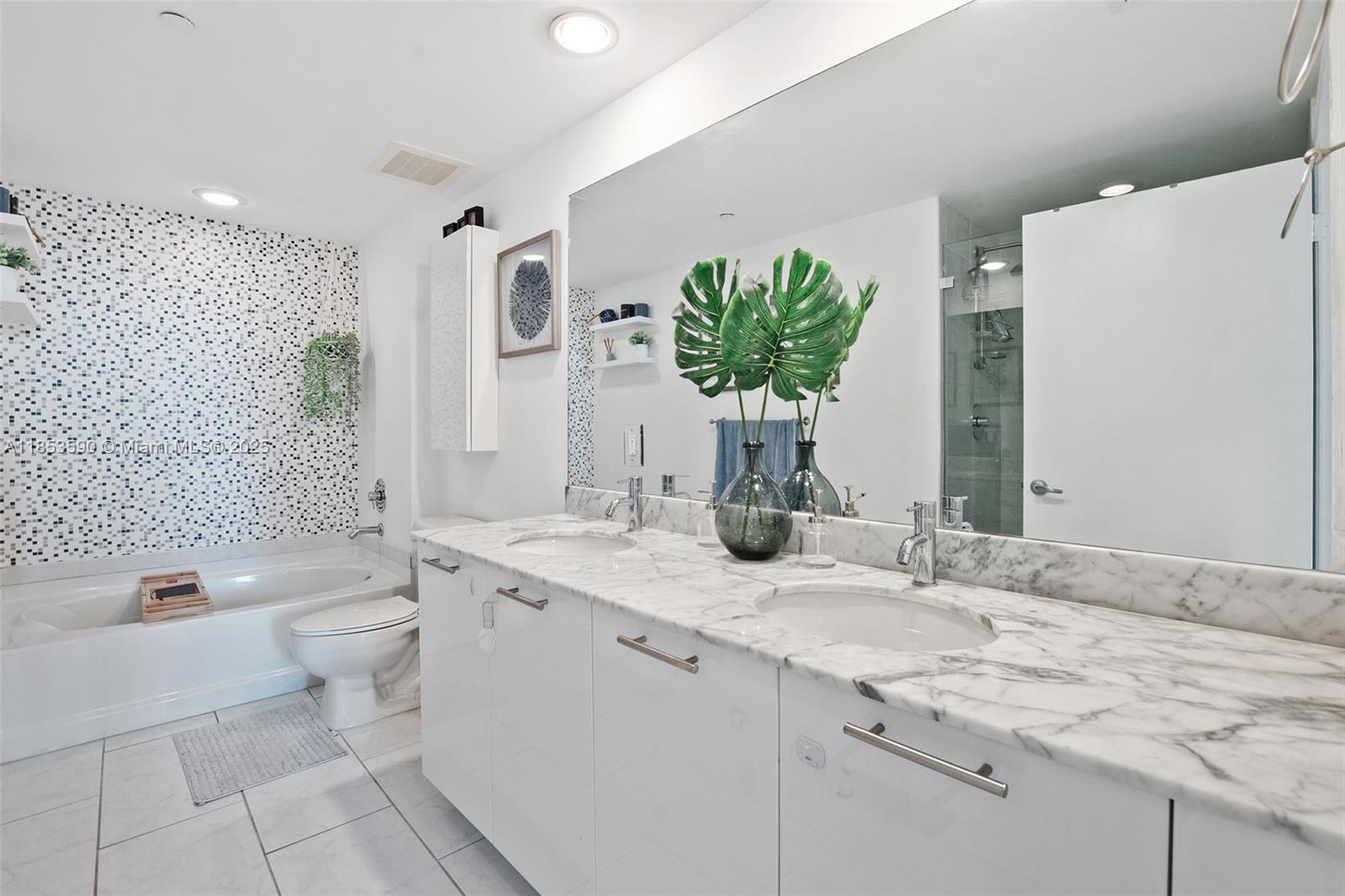 951 Brickell Ave # 3207