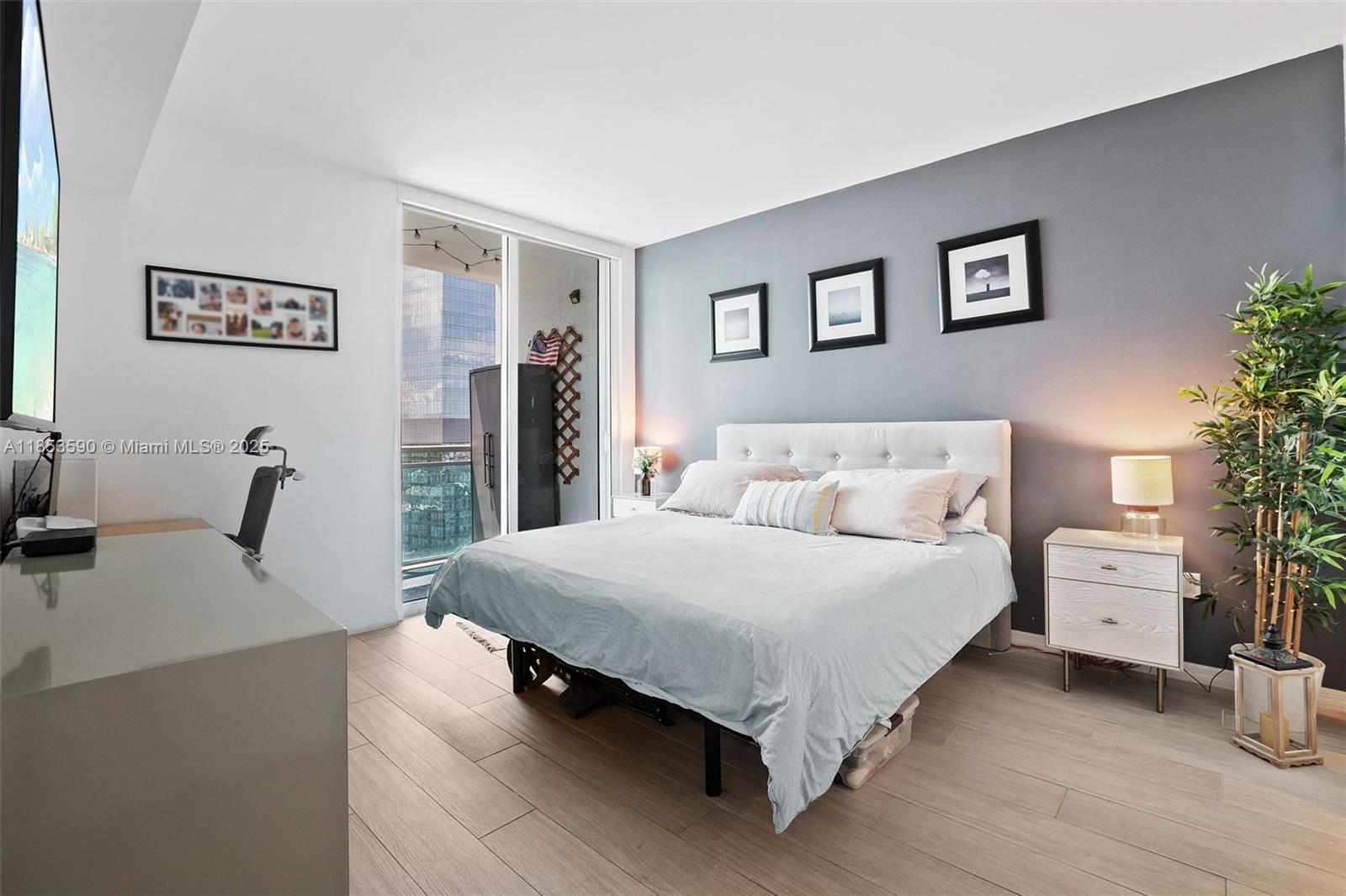 951 Brickell Ave # 3207