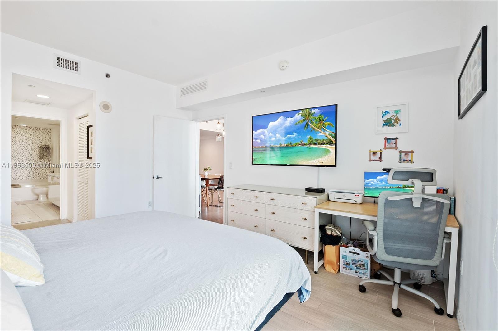 951 Brickell Ave # 3207