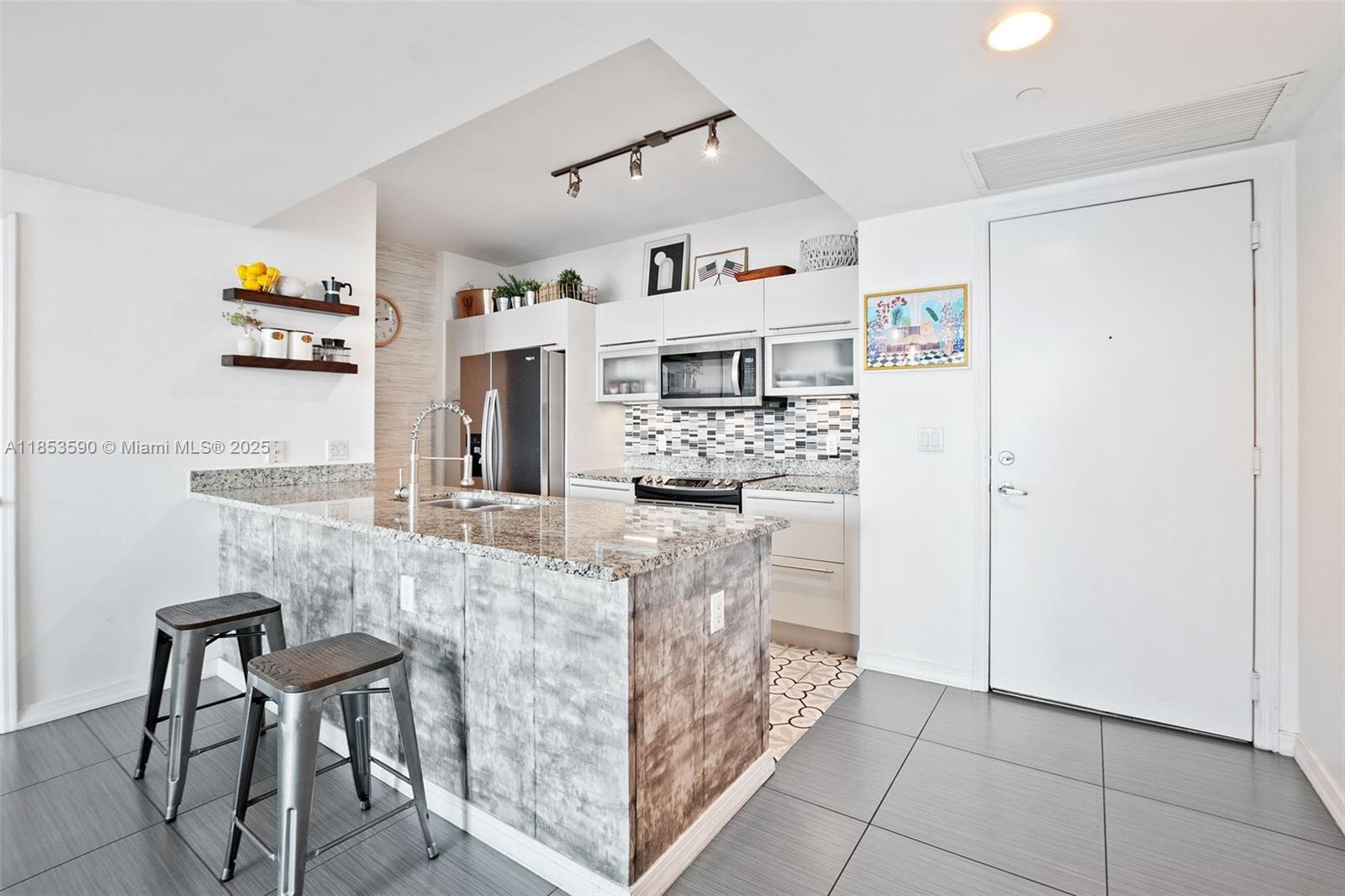 951 Brickell Ave # 3207