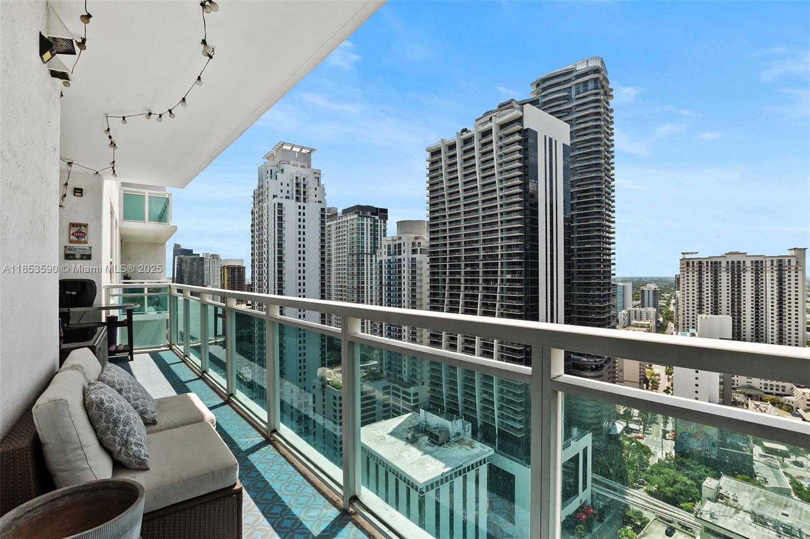 951 Brickell Ave # 3207