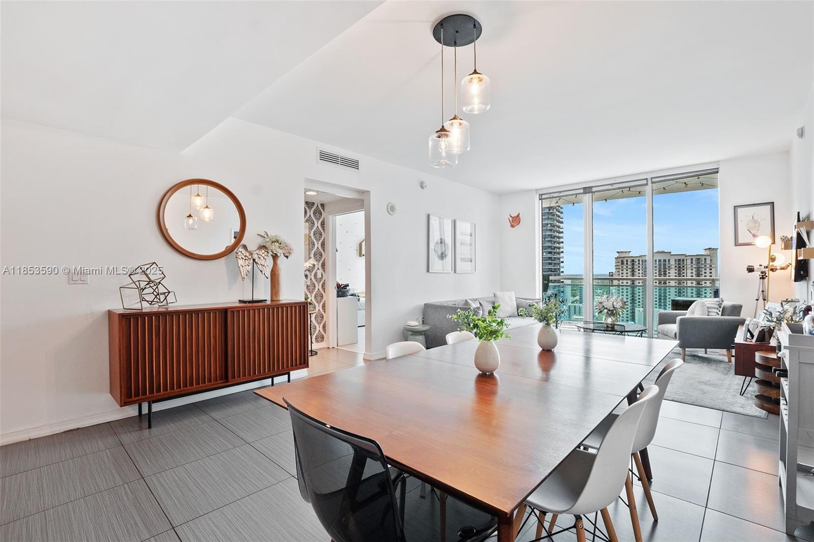 951 Brickell Ave # 3207