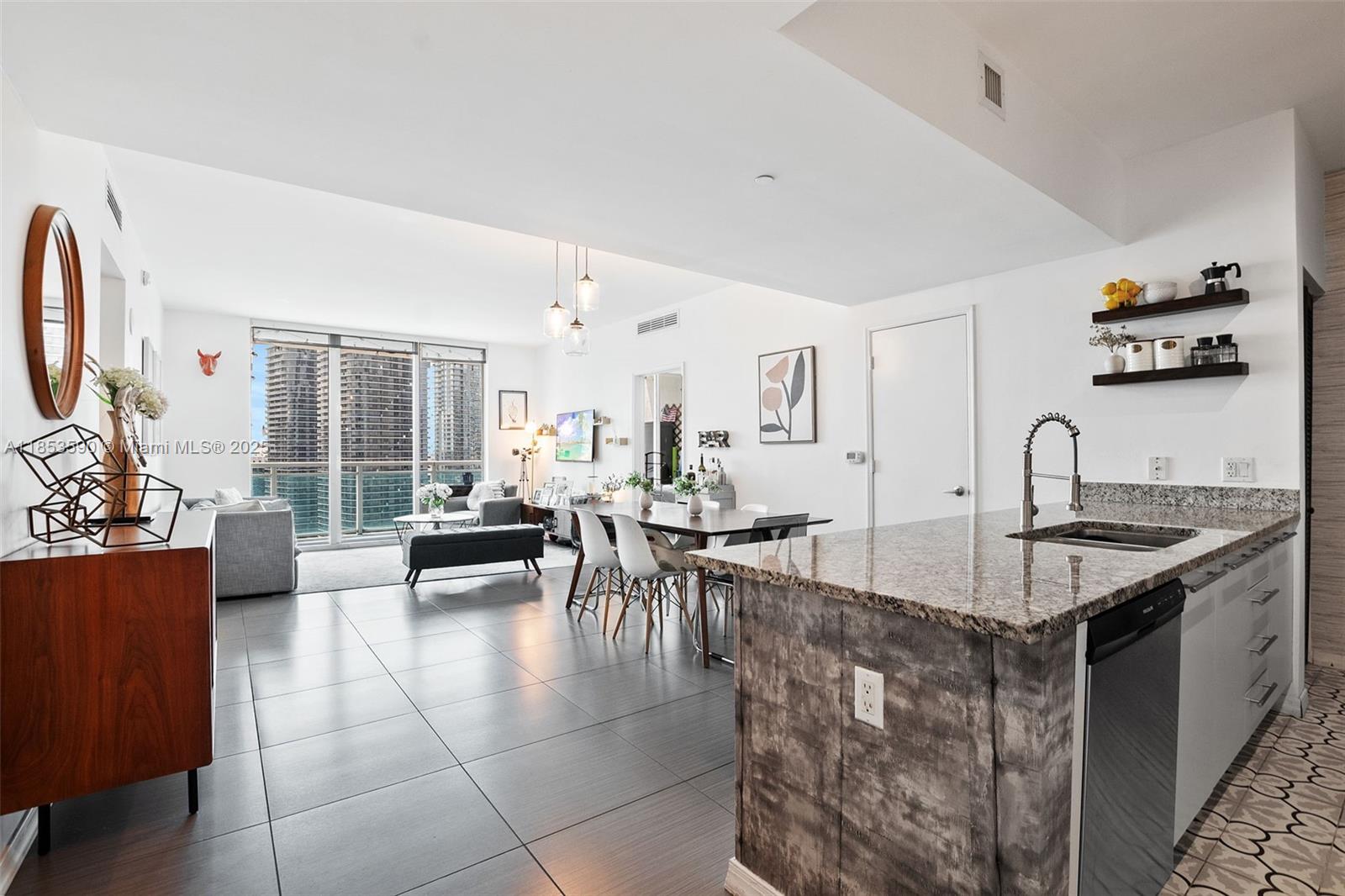 951 Brickell Ave # 3207