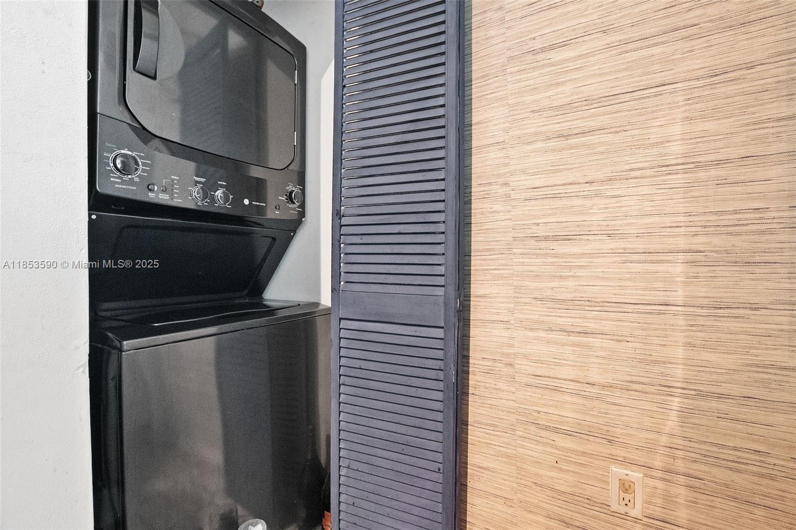 951 Brickell Ave # 3207