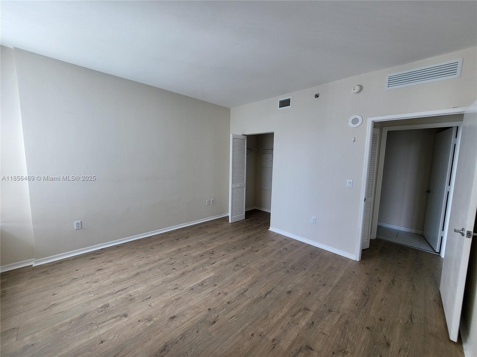 950 Brickell Bay Dr # 3009