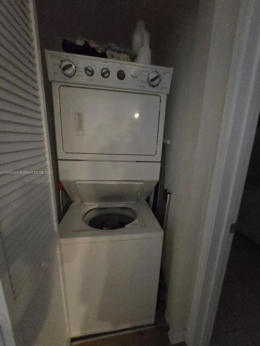 950 Brickell Bay Dr # 3009