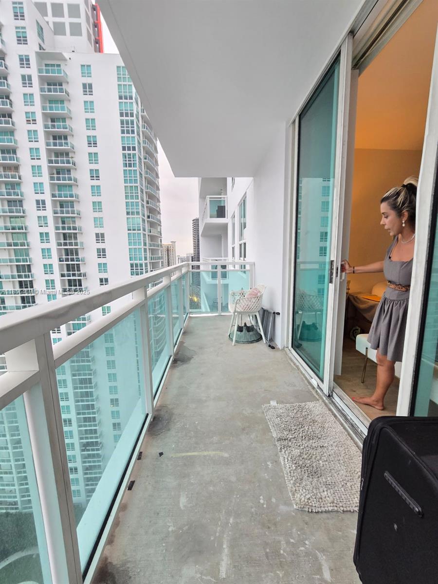 950 Brickell Bay Dr # 3009