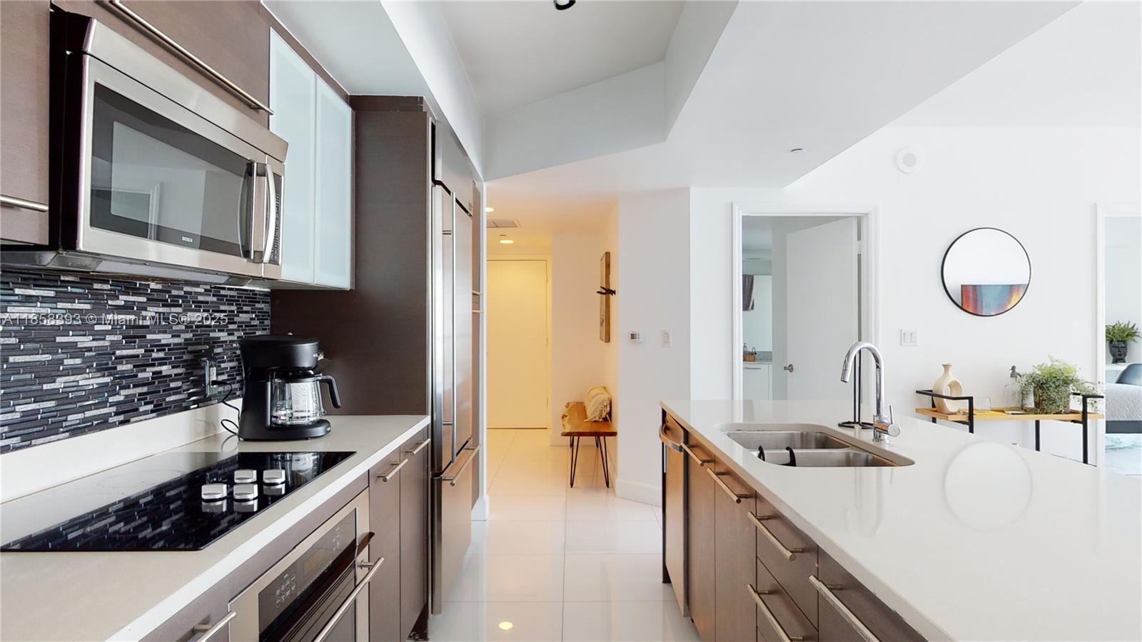 500 Brickell Ave # 3405