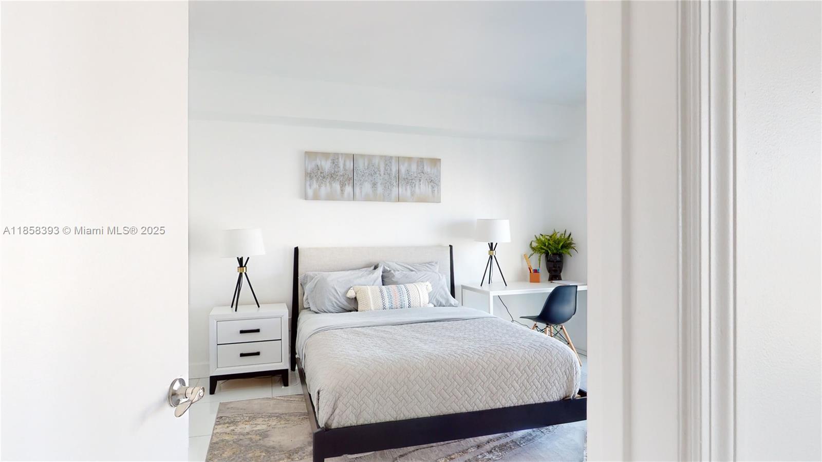 500 Brickell Ave # 3405