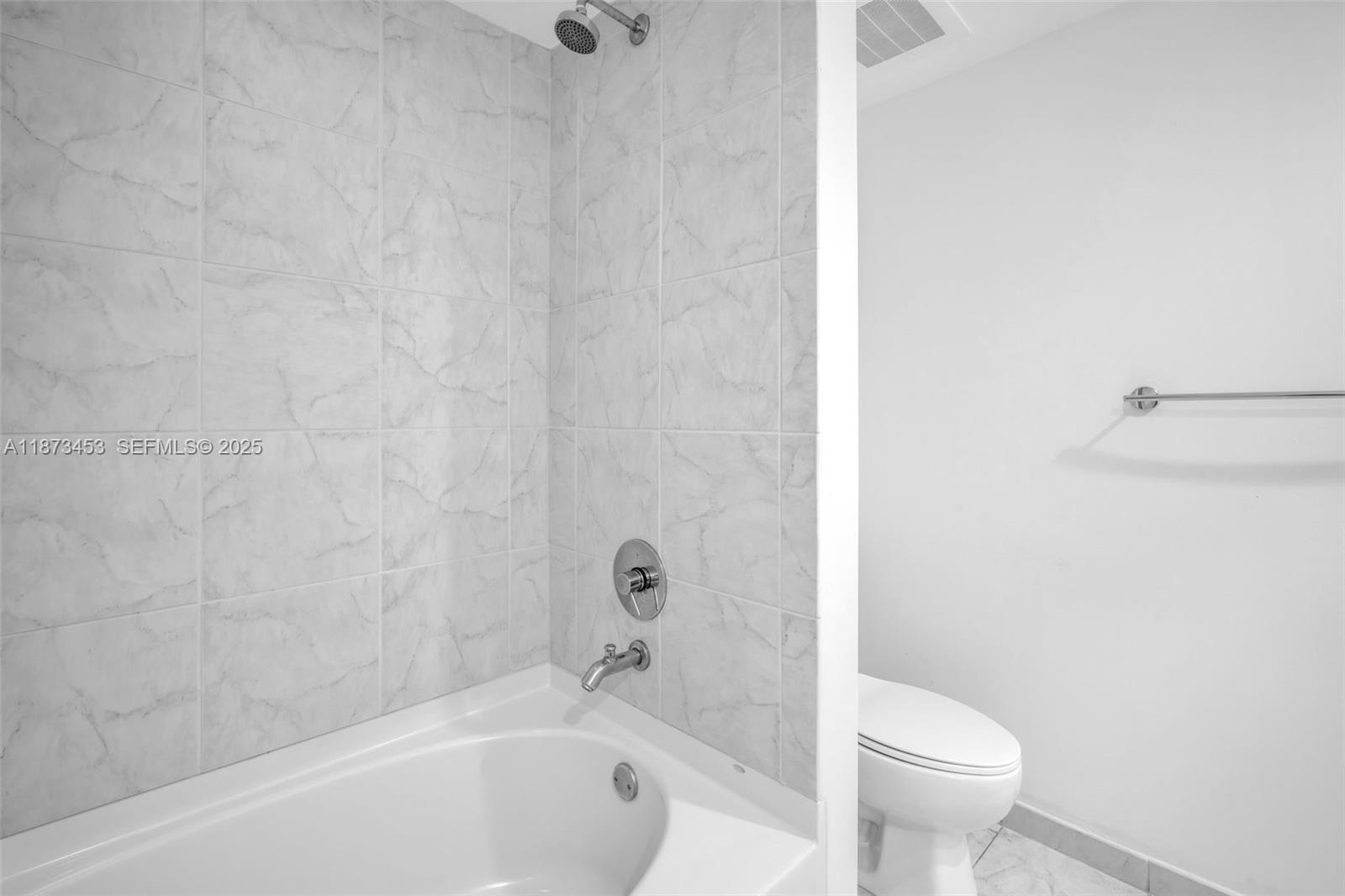 951 Brickell Ave # 2010