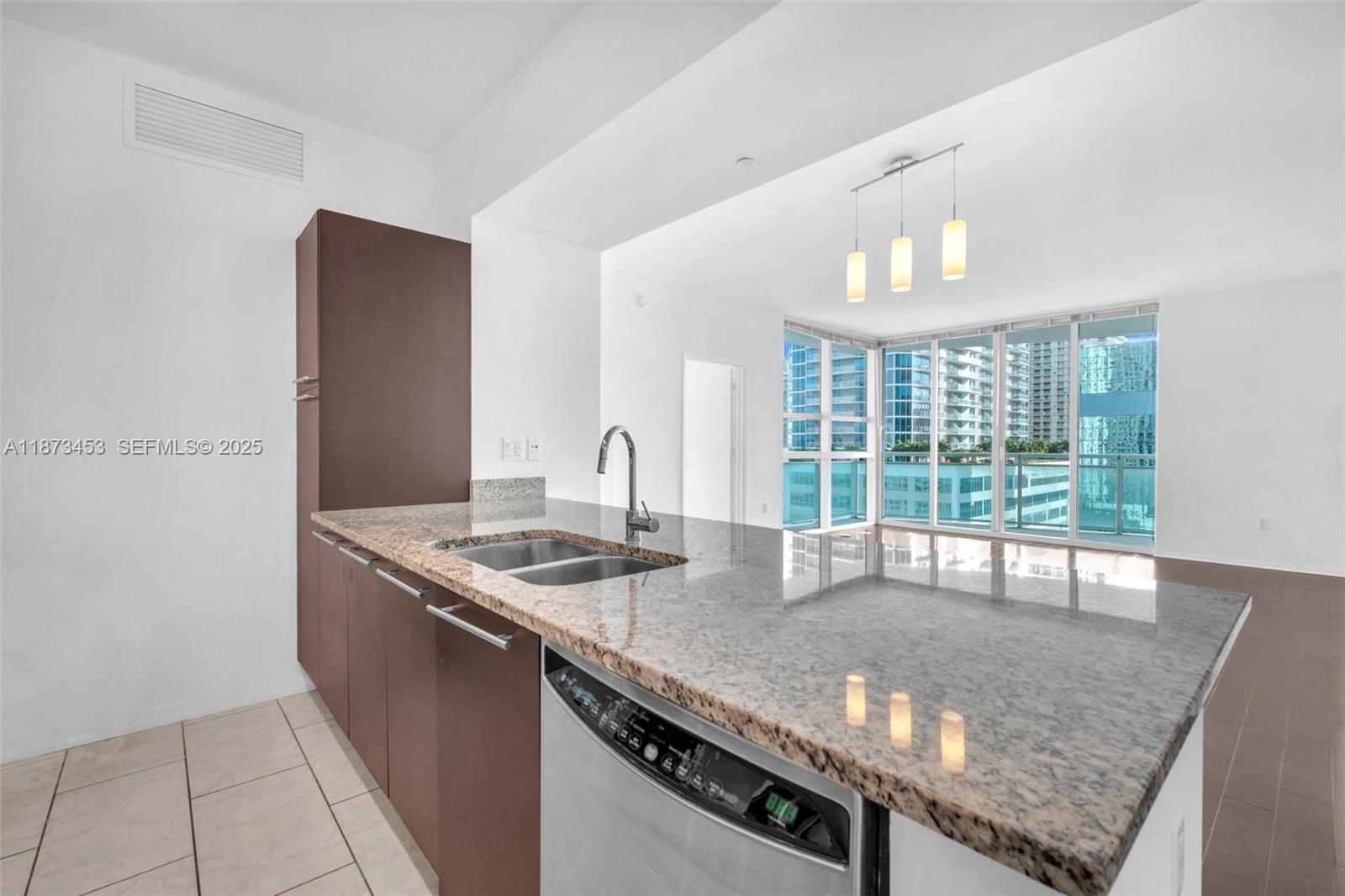 951 Brickell Ave # 2010